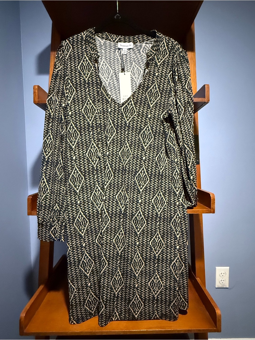 Veronica M Black & Cream Geometric V-Neck Mini Dress, size L, NWT